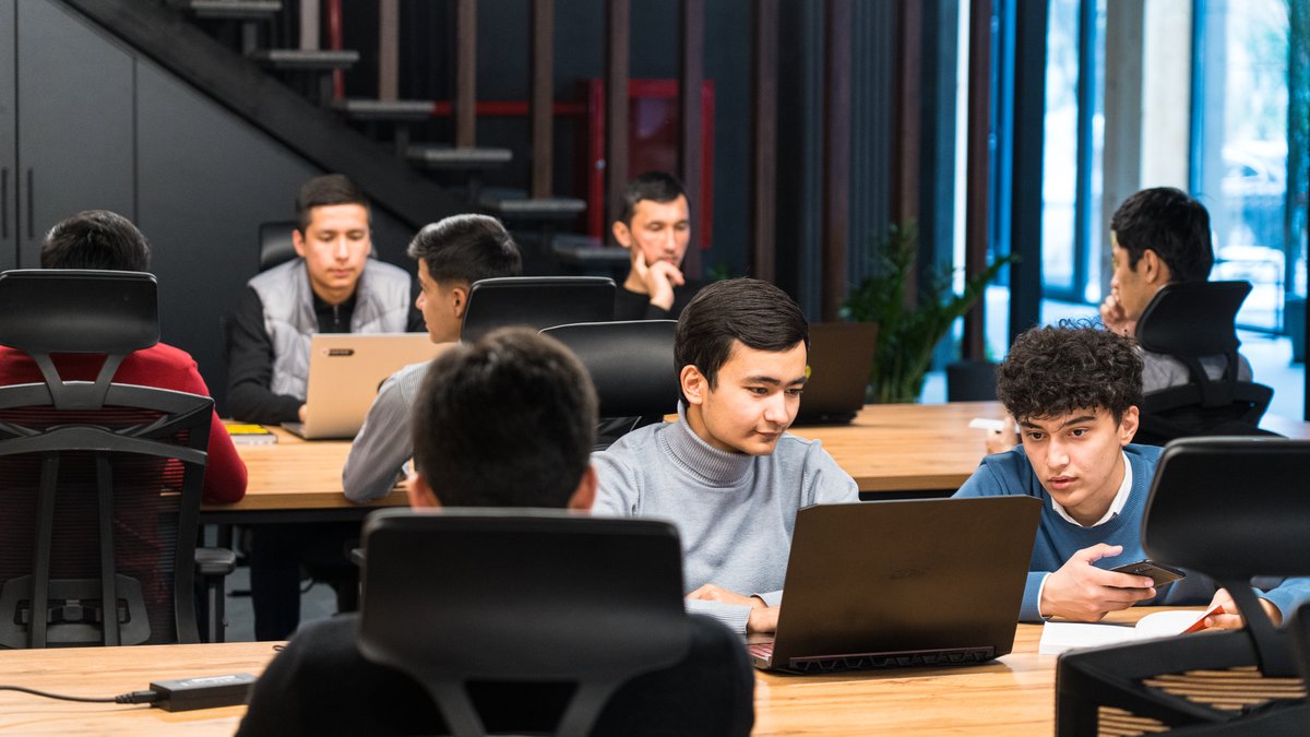 Open Space в коворкинге IMPACT.T HUB — рабочие места на 120+ мест